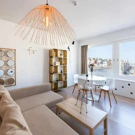 Apartment Beautiful In Prime Location *