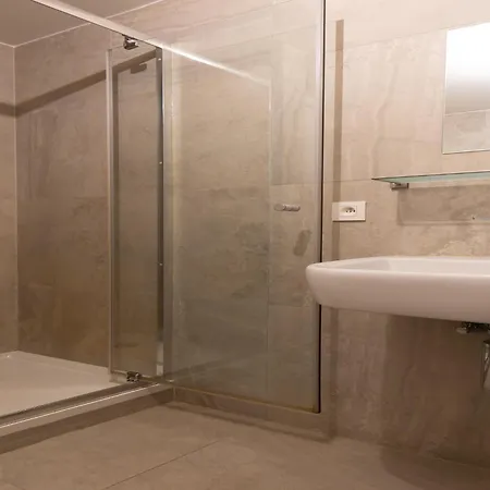 Beautiful In Prime Location Apartment